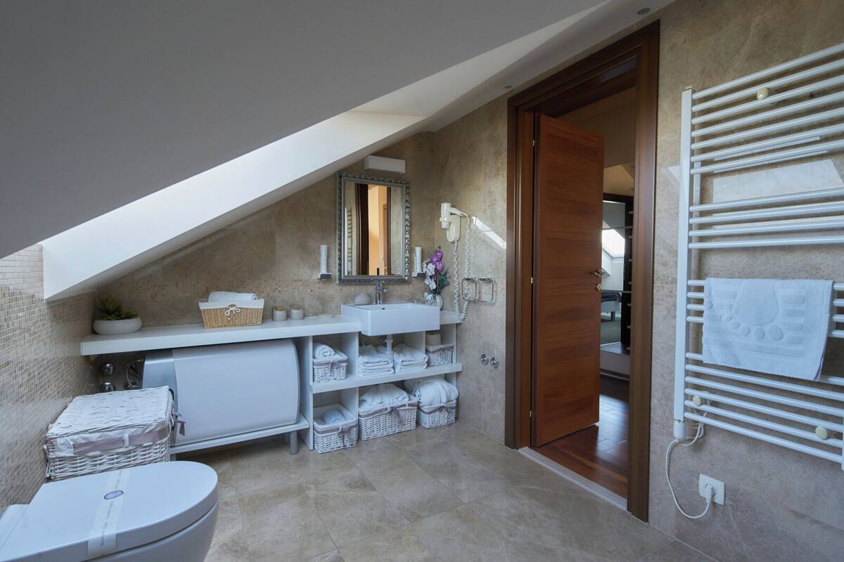 presidental 2 bedroom apartment (4+2) | 1 bedroom, minibar, in-room safe, desk