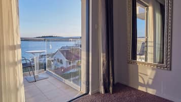 Junior Suite Front sea view (2+2) | 1 多间卧室、迷你吧、客房内保险箱、办公桌