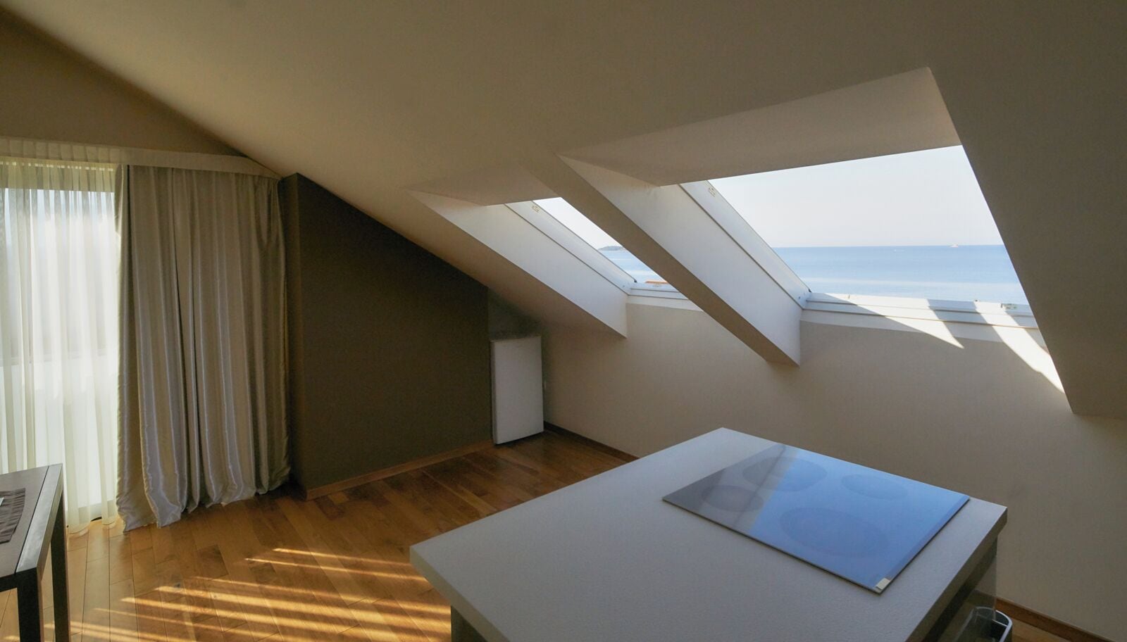 presidental 2 bedroom apartment (4+2) | 1 bedroom, minibar, in-room safe, desk