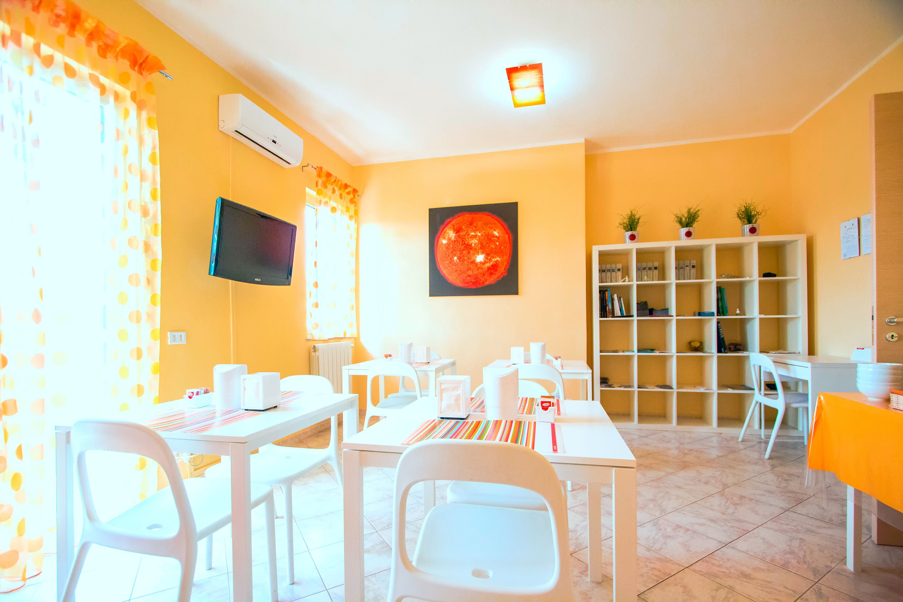 Café da manhã com buffet grátis todos os dias