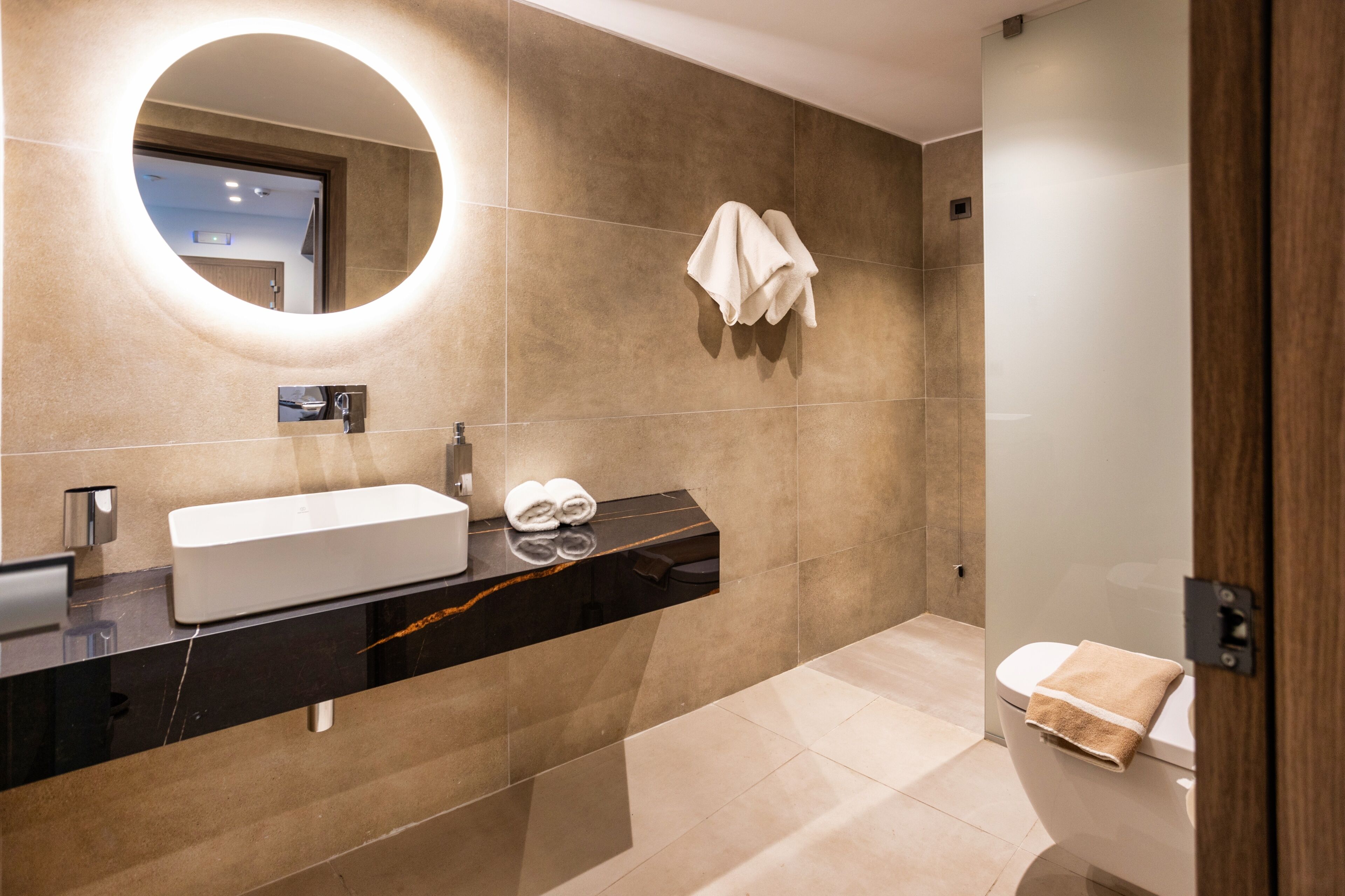 Deluxe Suite, 1 Bedroom, Pool View | Bathroom | Free toiletries, hair dryer, towels, soap