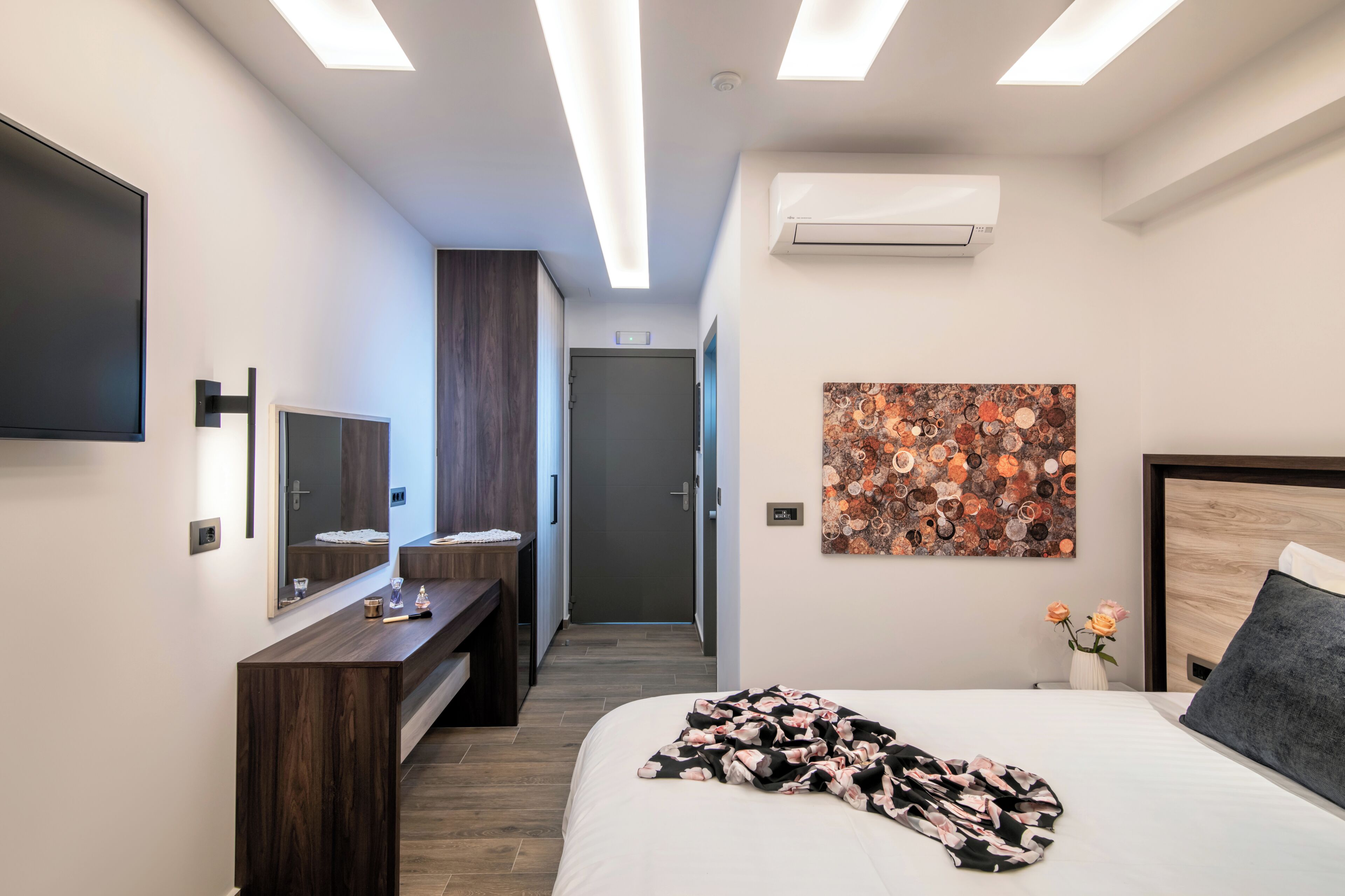 Superior Double Room | Pillowtop beds, in-room safe, blackout drapes, soundproofing