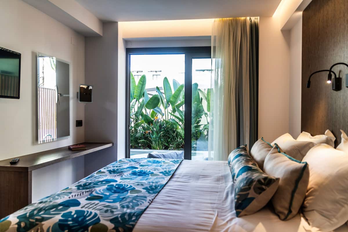 Deluxe One Bedroom Apartment with Private Pool | Pillowtop beds, in-room safe, blackout drapes, soundproofing