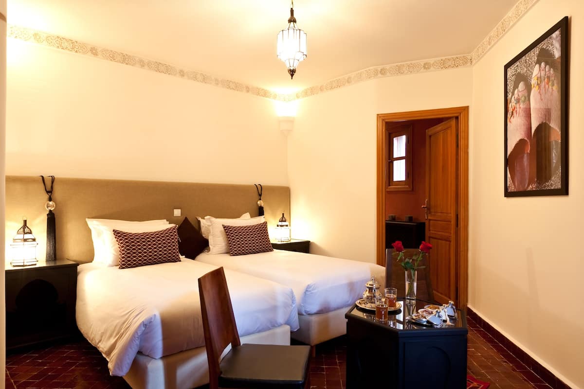 Standard Room, 1 King Bed, Private Bathroom, Courtyard Area | Premium bedding, in-room safe, desk, soundproofing