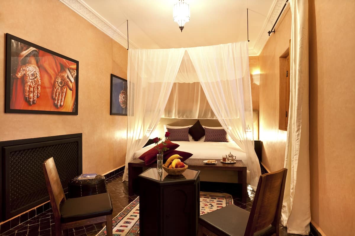 Deluxe Suite, 1 Bedroom, Private Bathroom, Poolside | Premium bedding, in-room safe, desk, soundproofing