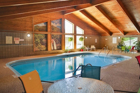 Indoor pool. Riverside Inn