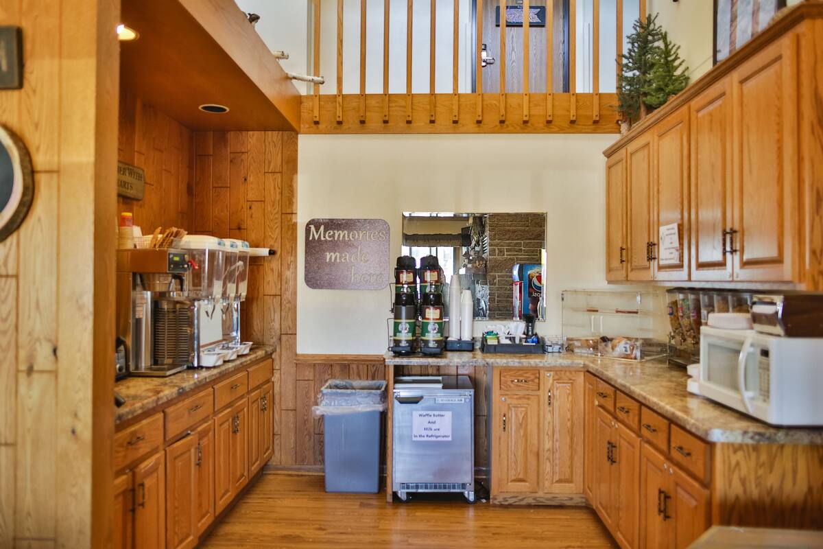 free daily continental breakfast