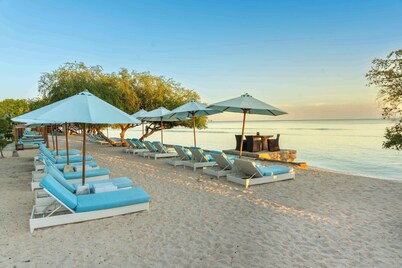 Jambuluwuk Oceano Resort Gili Trawangan