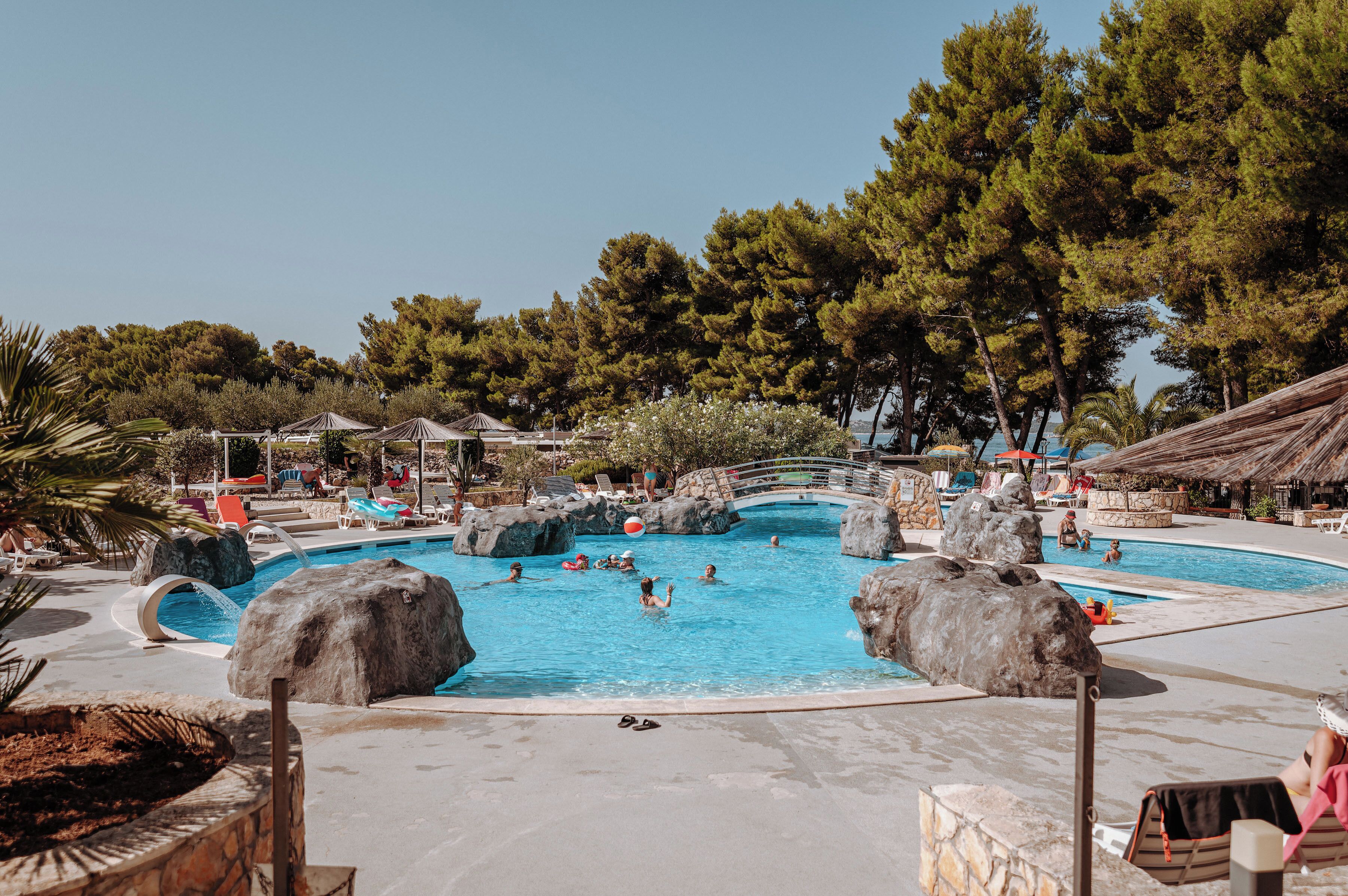 Seasonal outdoor pool, pool umbrellas, sun loungers
