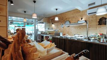 Tägliches inbegriffenes Frühstücksbuffet