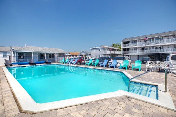 Piscine extérieure (ouverte en saison), piscine chauffée