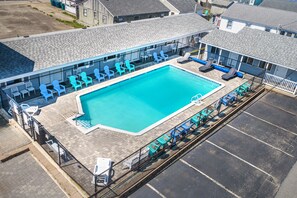 Seasonal outdoor pool, a heated pool