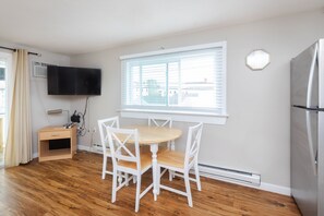 Apartment, 1 Bedroom, Non Smoking | Free WiFi, bed sheets