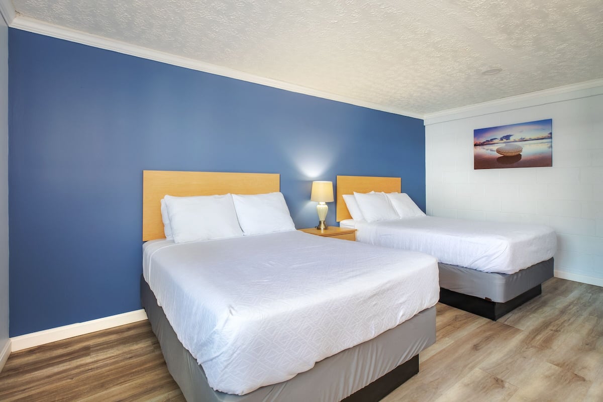 Standard Room, 2 Double Beds, Non Smoking | Free WiFi, bed sheets