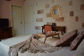 双床房, 私人浴室 (Lu sule) | 意大利 Frette 床单、高档床上用品、办公桌、熨斗/熨板