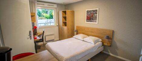 Studio, 1 Double Bed | Desk, soundproofing, free cribs/infant beds, bed sheets