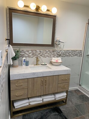 Maison Premium, cuisine, vue montagne | Salle de bain