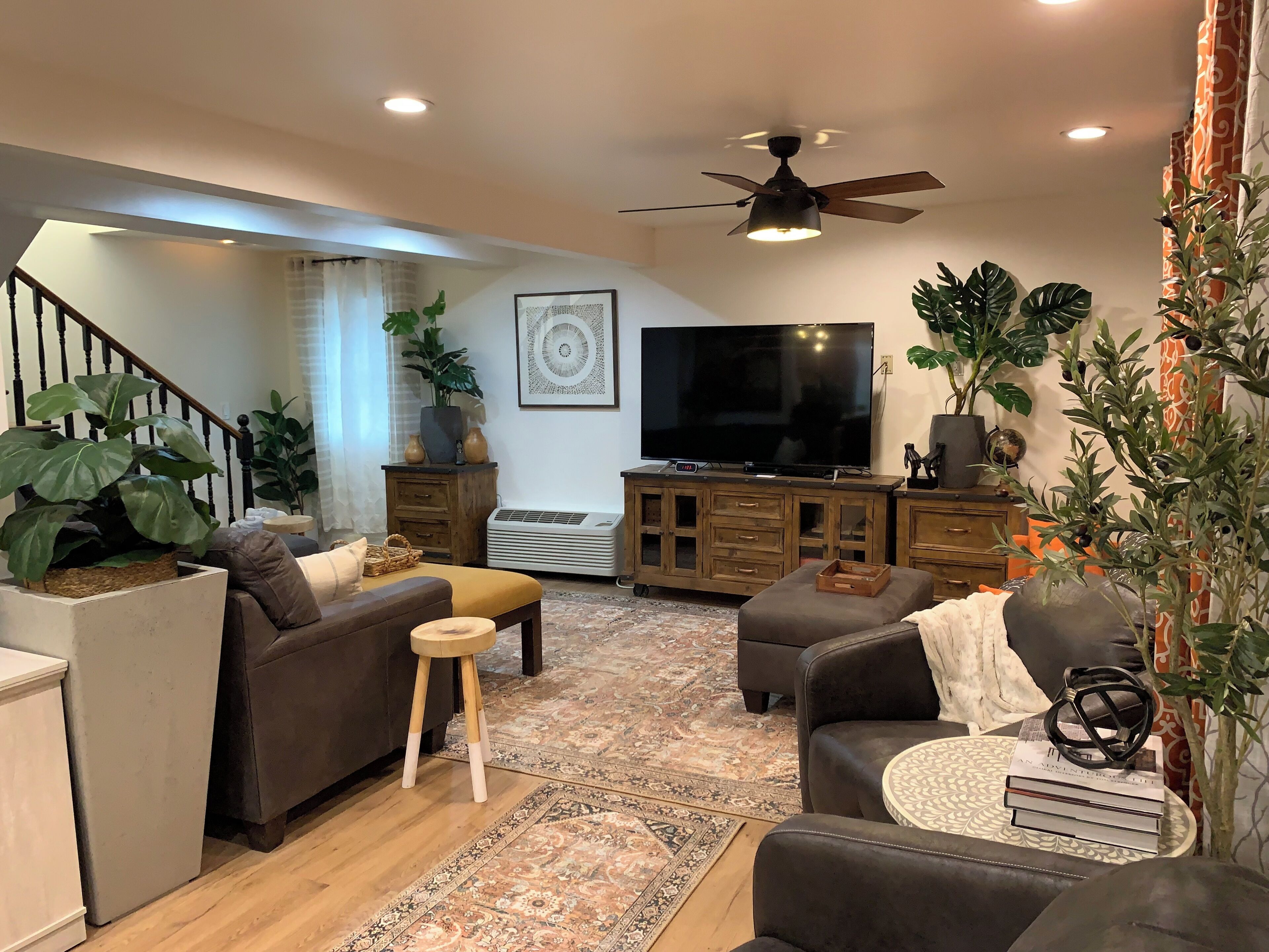 Premium House, Kitchen, Mountain View | Living area | Flat-screen TV