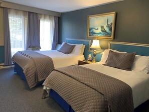 Deluxe Studio Suite, Multiple Beds, Kitchen | Premium bedding, blackout drapes, iron/ironing board, free WiFi
