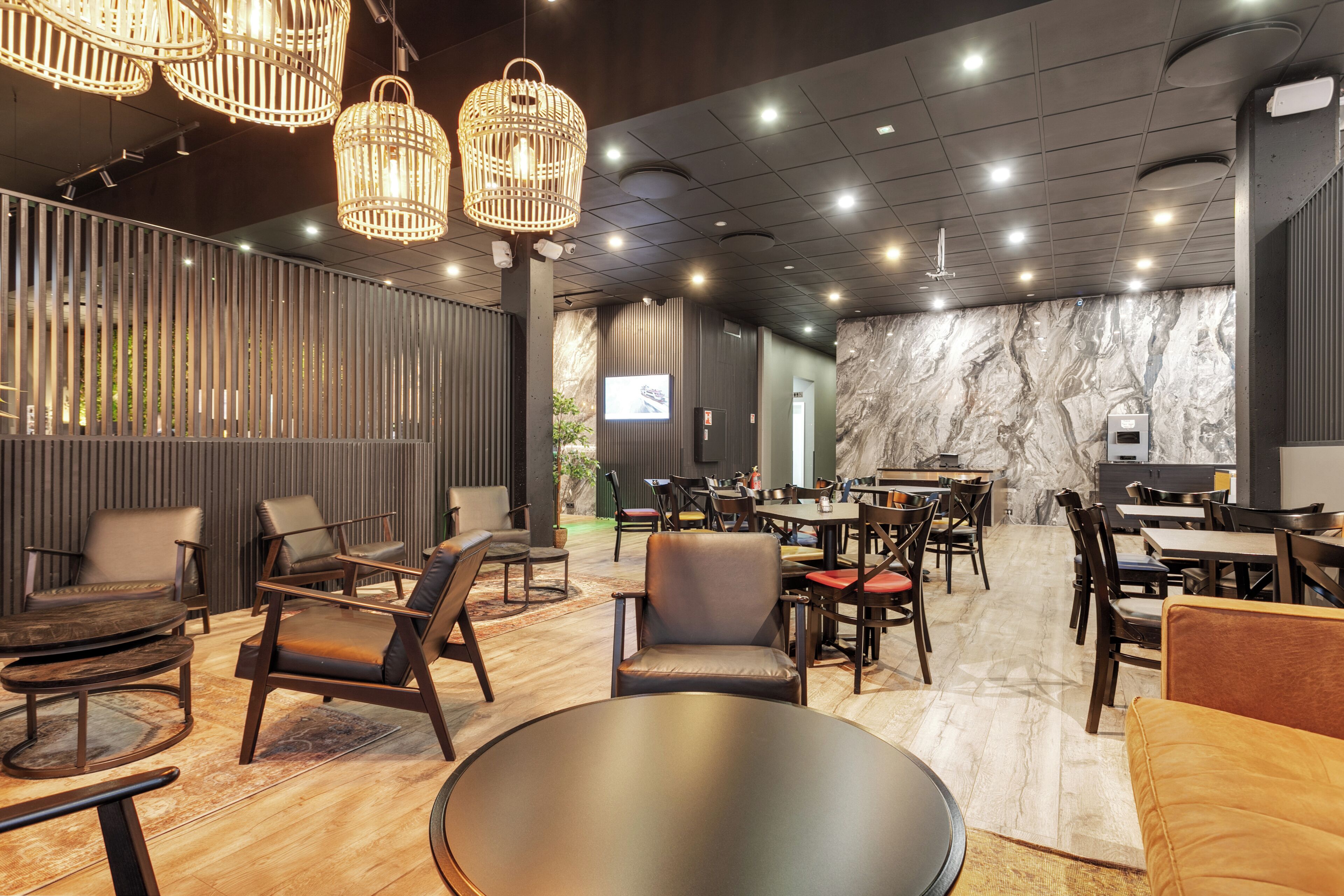 Sudah termasuk sarapan ala kontinental setiap hari