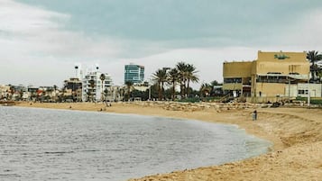 Una playa cerca