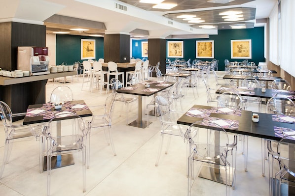 Daily buffet breakfast (EUR 20 per person)