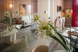 Premium bedding, minibar, in-room safe, desk