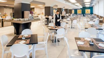 Daily buffet breakfast (EUR 20 per person)