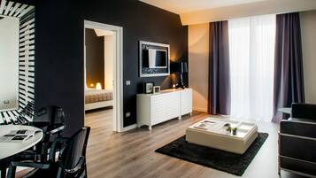 Hochwertige Bettwaren, Minibar, Zimmersafe, Schreibtisch