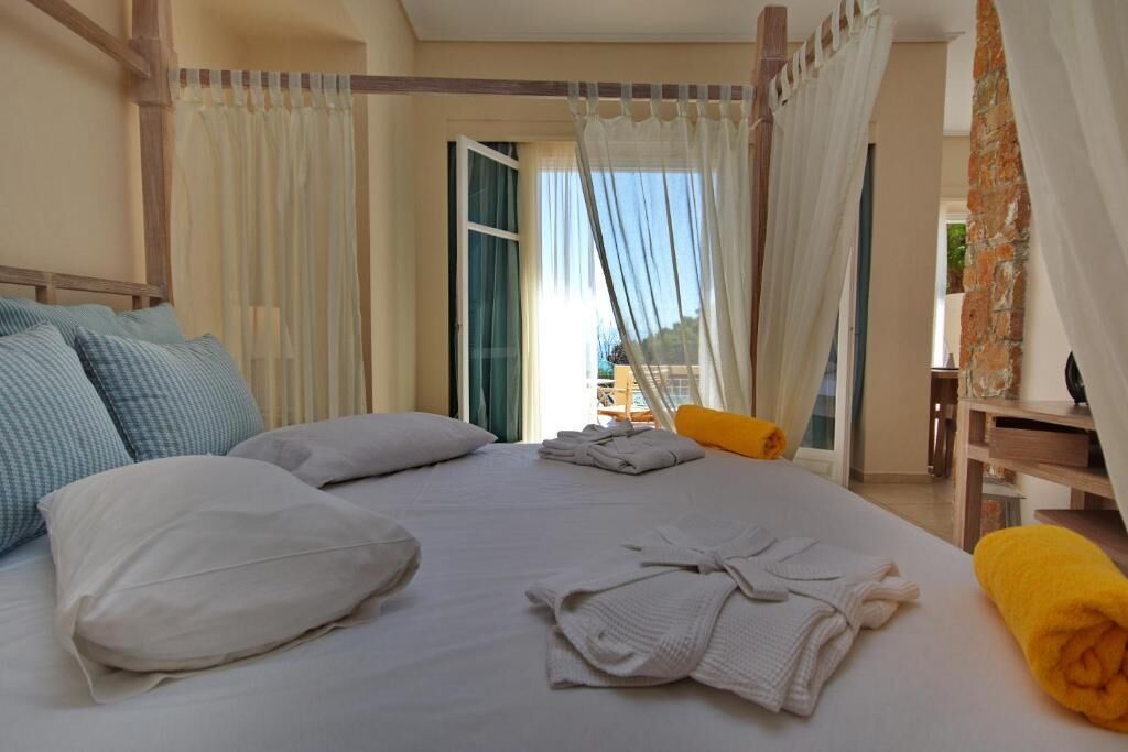 studio | 2 bedrooms, in-room safe, bed sheets