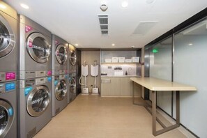 Interior - Ji Hotel (Shanghai)