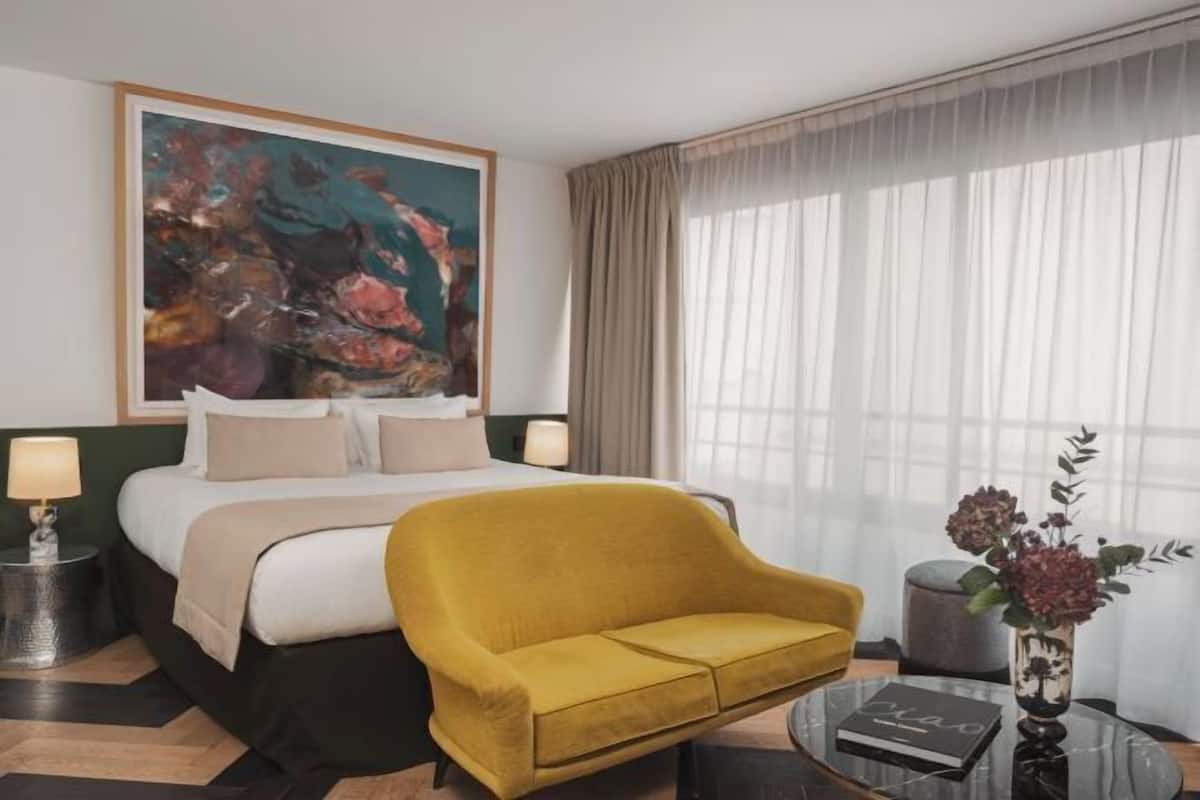 2 bedrooms, premium bedding, in-room safe, blackout drapes