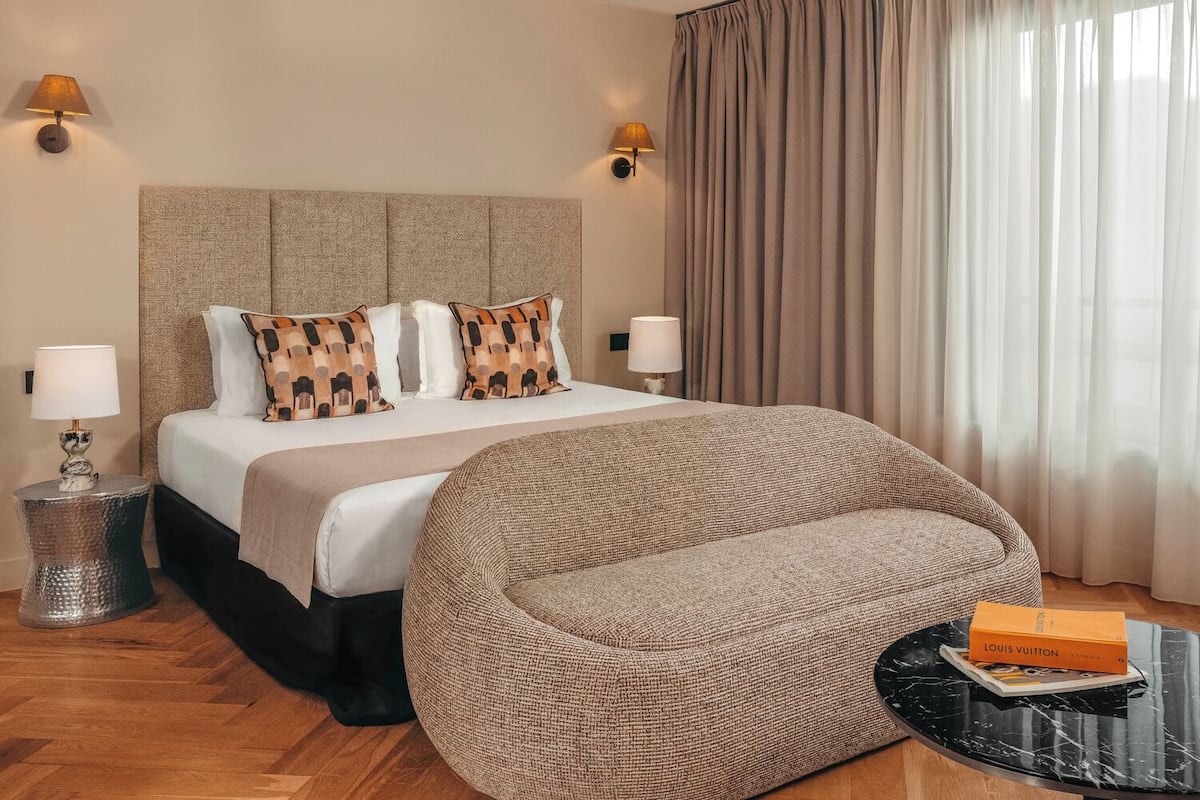 Junior Suite | Premium bedding, in-room safe, blackout drapes, soundproofing