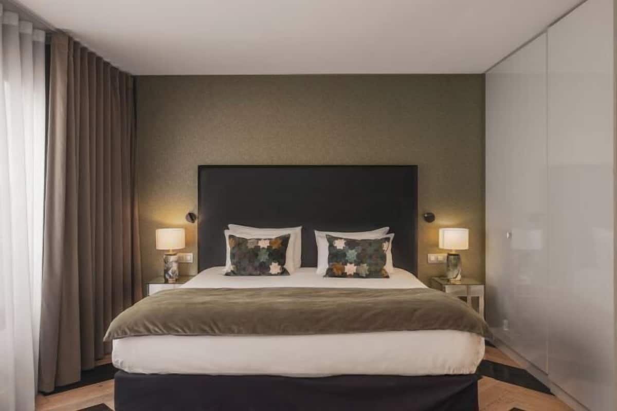 2 bedrooms, premium bedding, in-room safe, blackout drapes
