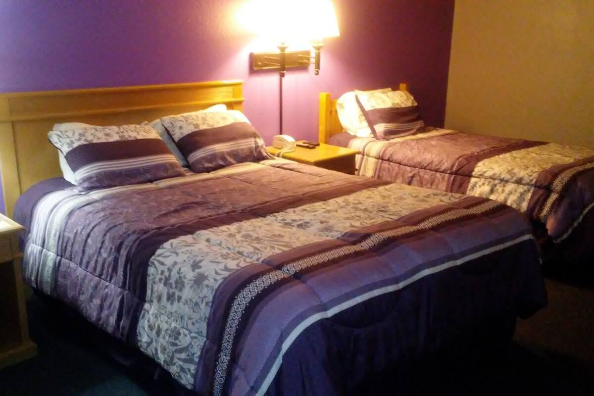 Desk, iron/ironing board, free WiFi, bed sheets