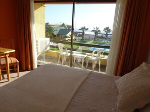 Double Room, 1 King Bed, Terrace | Minibar, in-room safe, free cribs/infant beds, rollaway beds - Mar De Ensueno (La Serena)