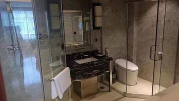 Blackout drapes, free WiFi, bed sheets