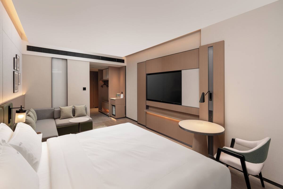 ห้องพรีเมียม, เตียงคิงไซส์ 1 เตียง | ผ้านวมขนเป็ด, มินิบาร์, โต๊ะทำงาน, พื้นที่ทำงานแบบใช้แล็ปท็อป