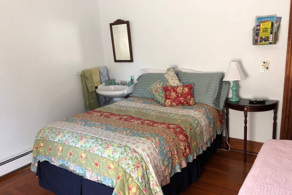 Premier Room, 1 Bedroom (1 Double Bed and 1 Single Bed) | Premium bedding, iron/ironing board (on request), cribs (free)