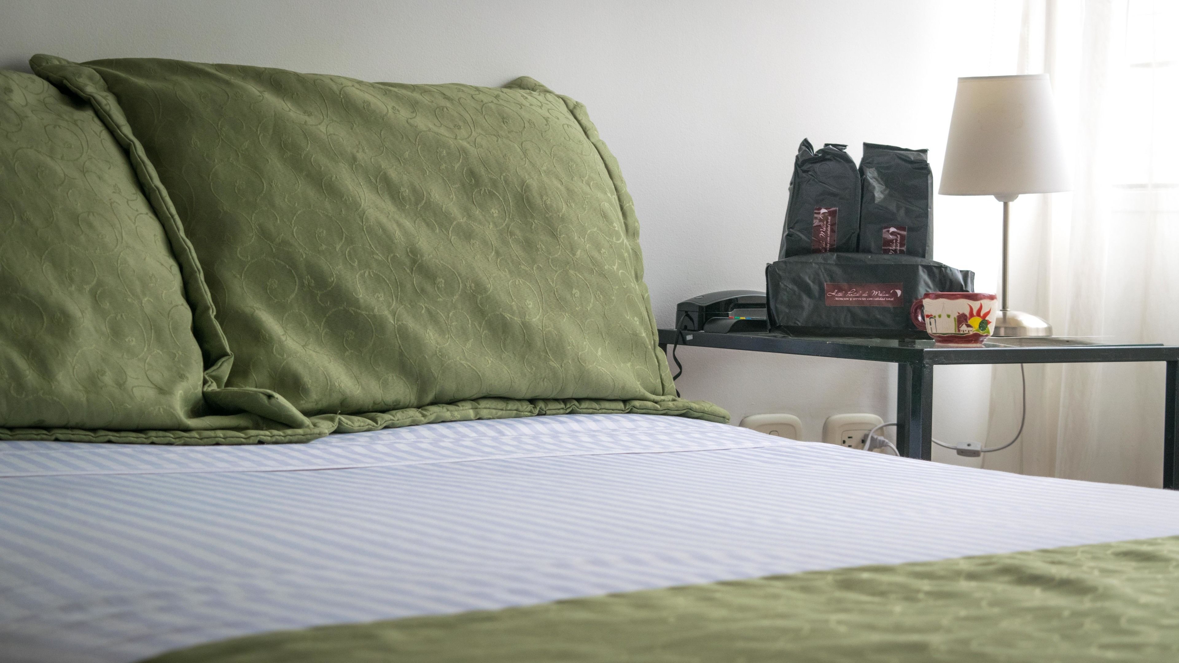 single room | minibar, in-room safe, desk, free wifi