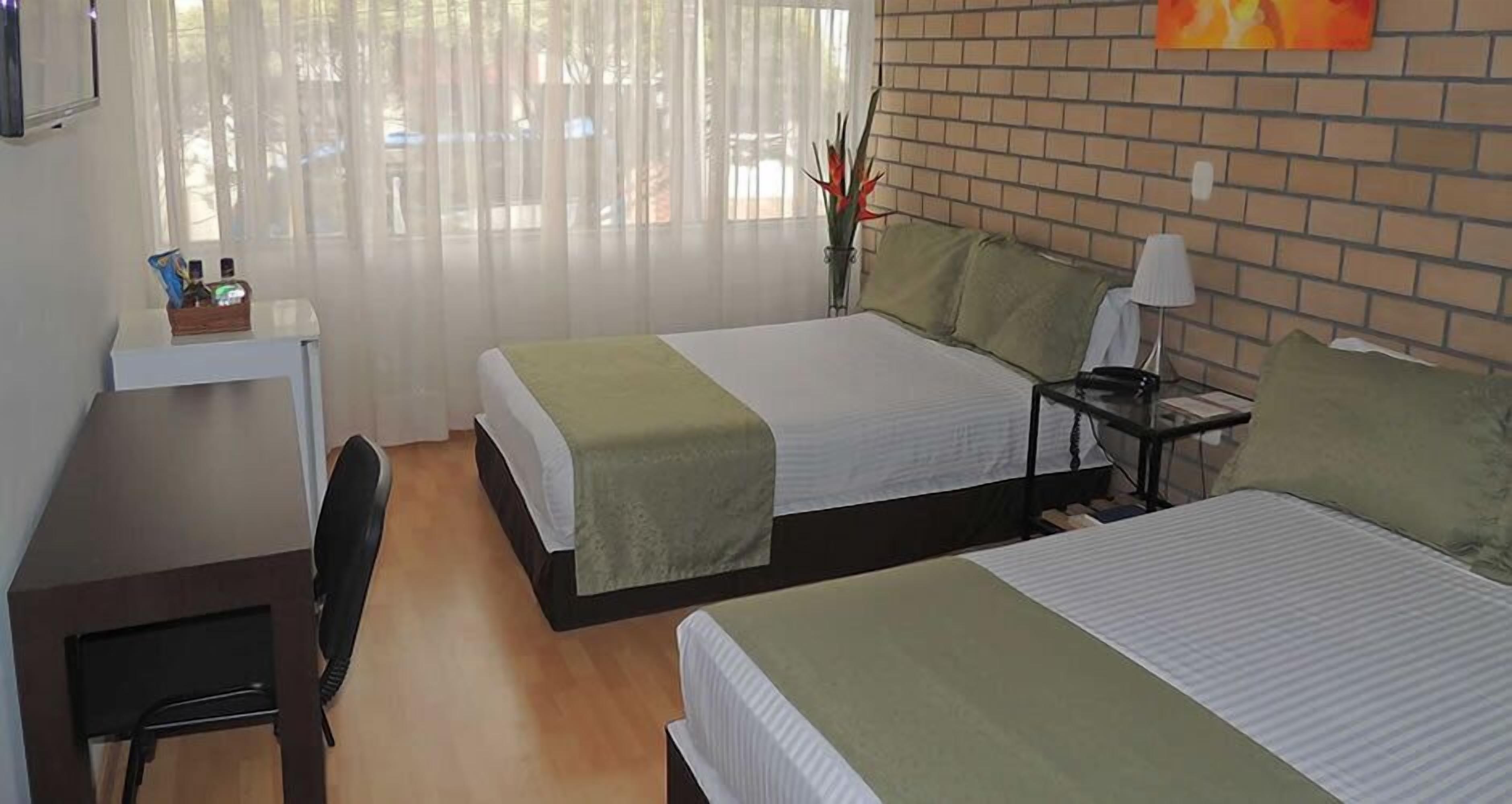 twin room | minibar, in-room safe, desk, free wifi