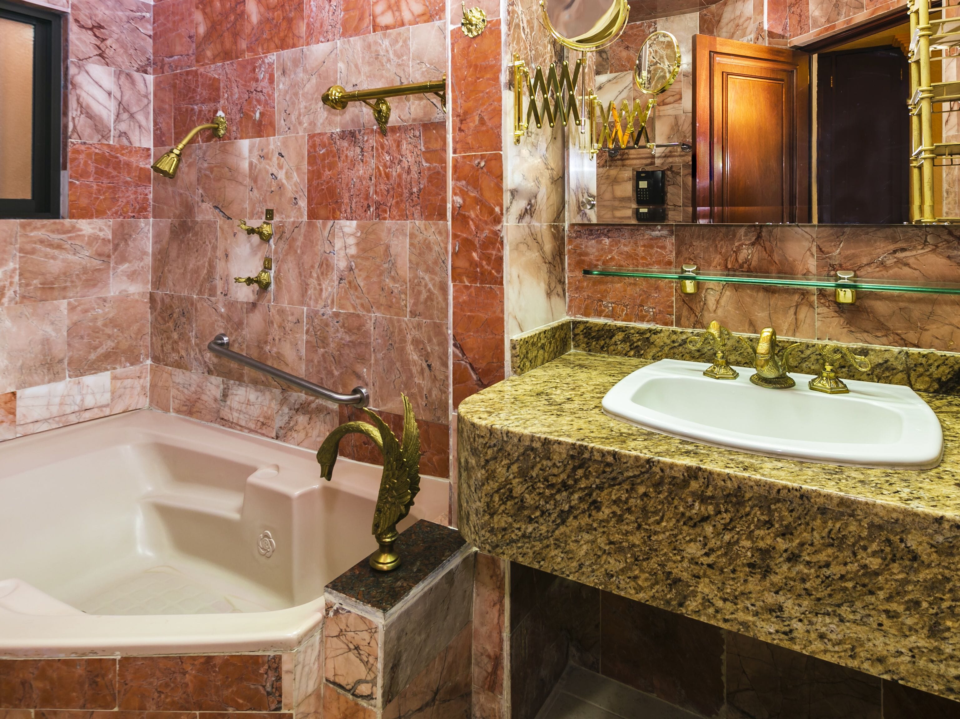 standard room, 1 king bed | bathroom | separate bathtub and shower, deep-soaking bathtub, free toiletries