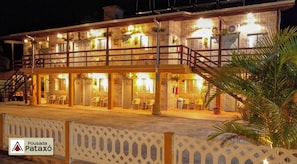 Front of property – evening/night - Pousada Pataxó (Ubatuba)