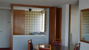 Suite, 1 Bedroom, Kitchenette | In-room dining