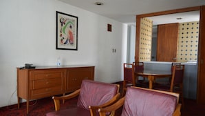 Suite, 1 Bedroom, Kitchenette | 1 bedroom, in-room safe