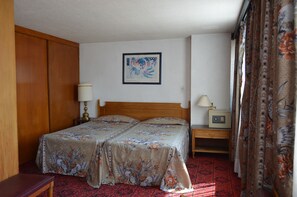Suite, 1 Bedroom, Kitchenette | 1 bedroom, in-room safe - Hotel Suites Mi Casa (Mexico City)
