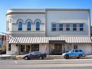 Exterior - The Dilworth Inn (Gonzales)