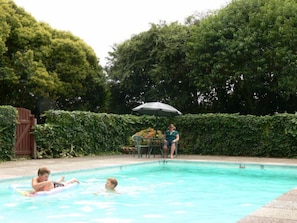 Alberca al aire libre por temporada