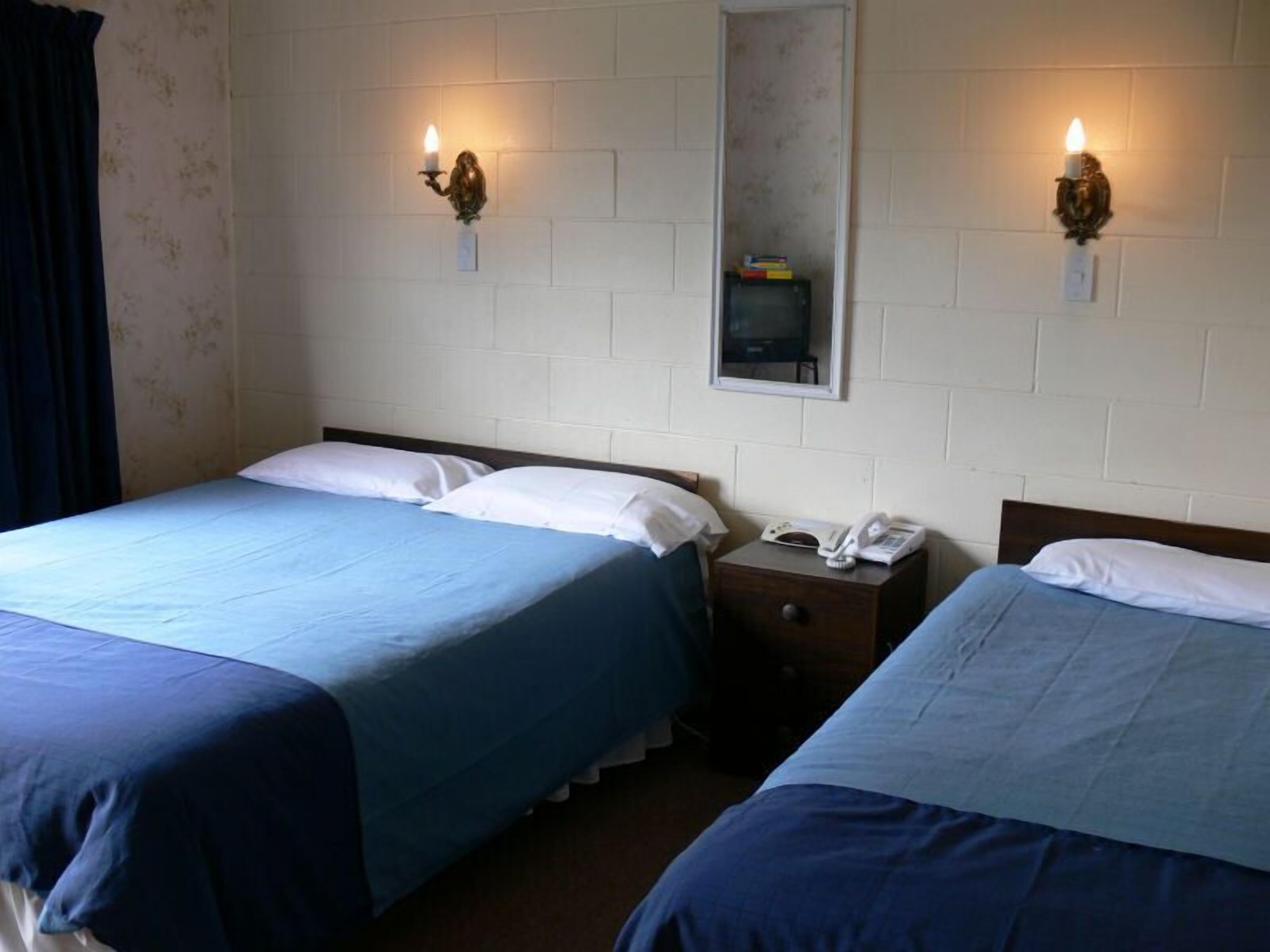 Individually furnished, iron/ironing board, free WiFi, bed sheets