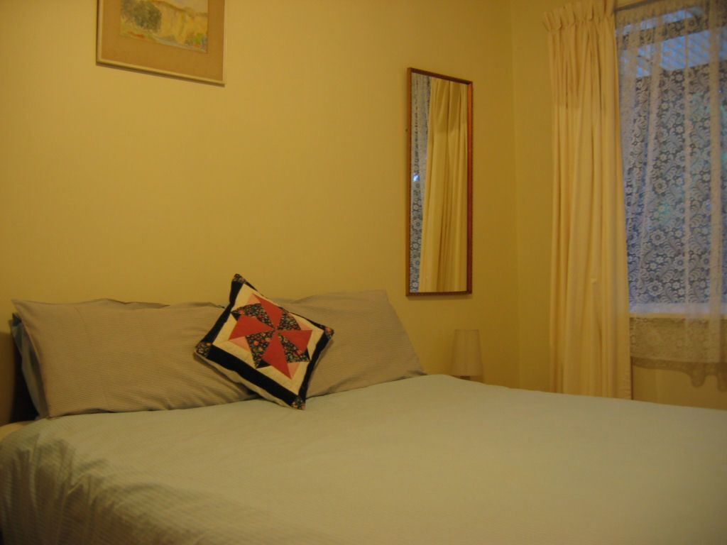 Individually furnished, iron/ironing board, free WiFi, bed sheets